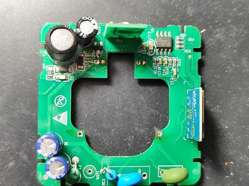 RCS-2-WF smart plug internals 4